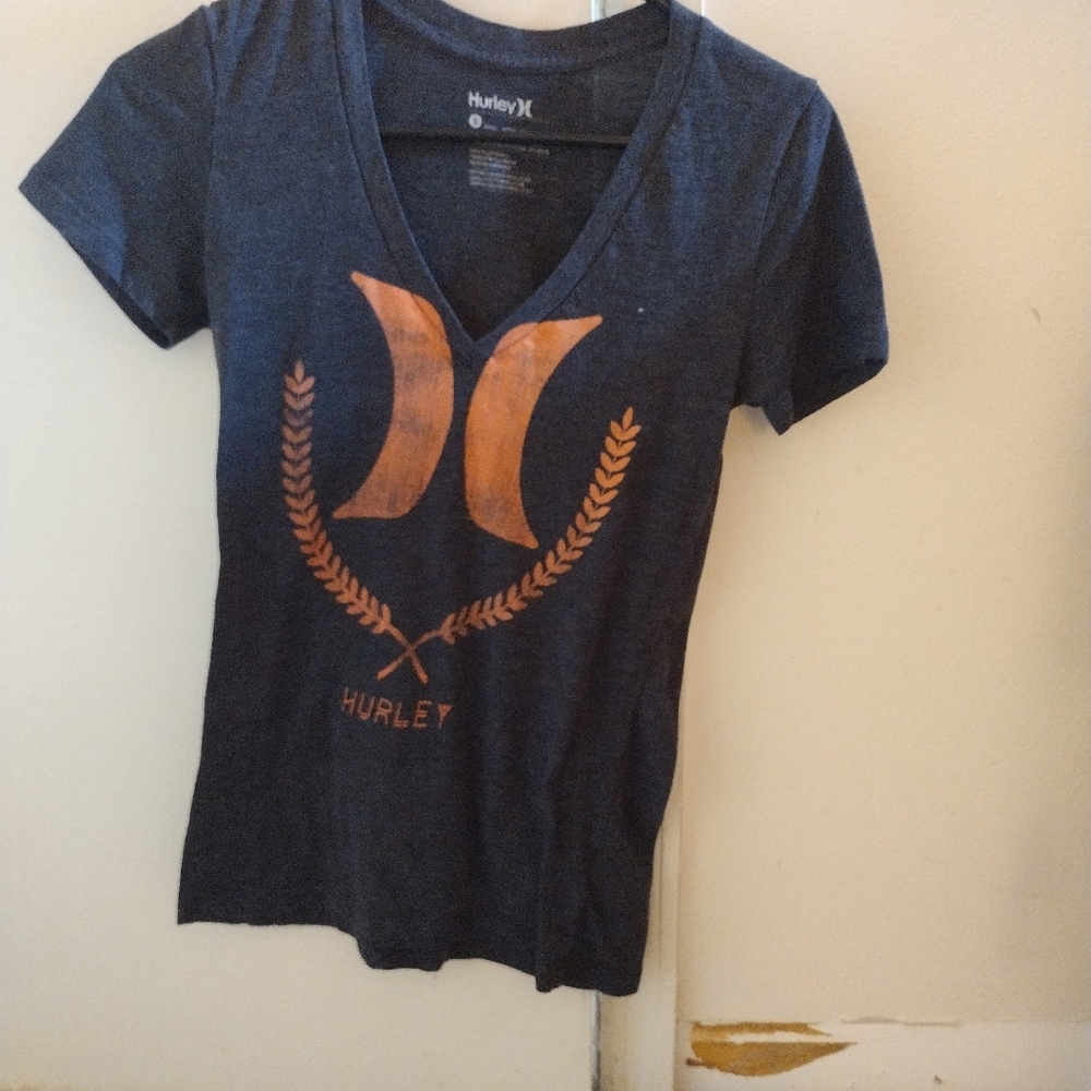 Women's v neck Hurley top